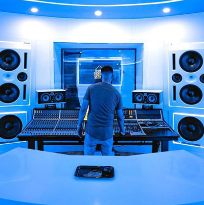 The Studio Lounge
